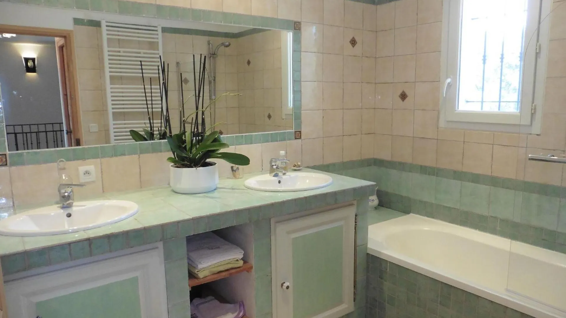 Pretty, Spacious Holiday Home With Private Pool Villes-sur-Auzon